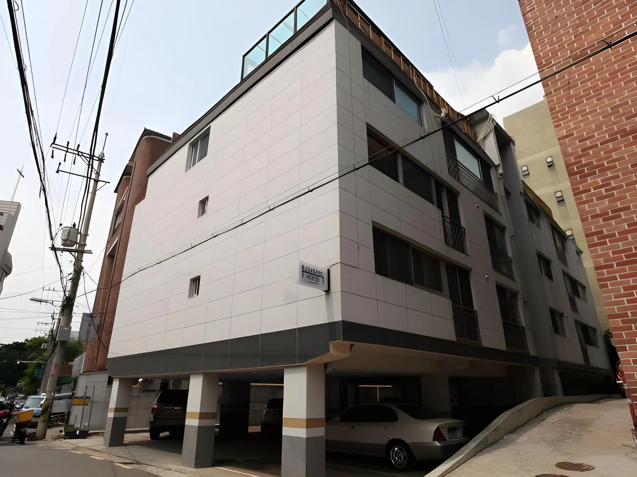 Lombard House