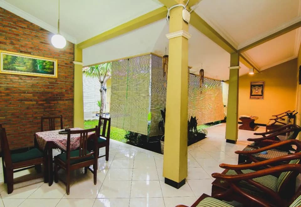 Griya Batik Giri Sekar Homestay