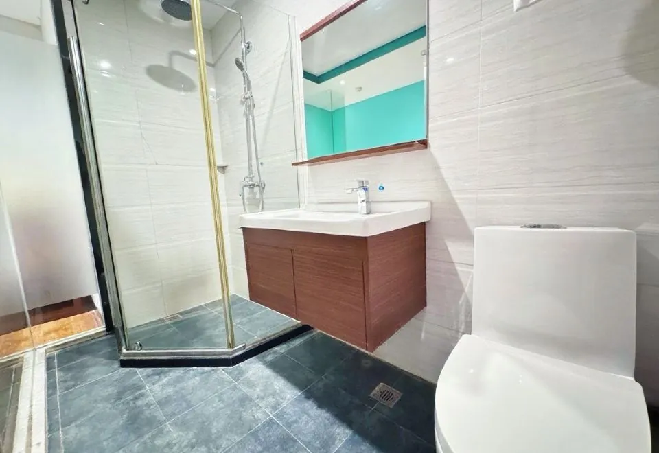 Edinburgh Hotel Guangzhou (Park Front Subway Station)