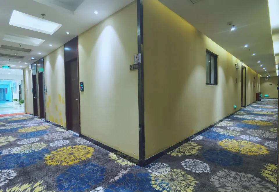 Edinburgh Hotel Guangzhou (Park Front Subway Station)