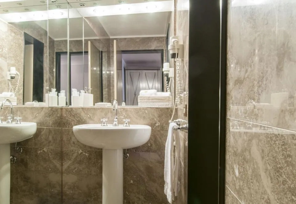 Milan Royal Suites & Luxury Apartments