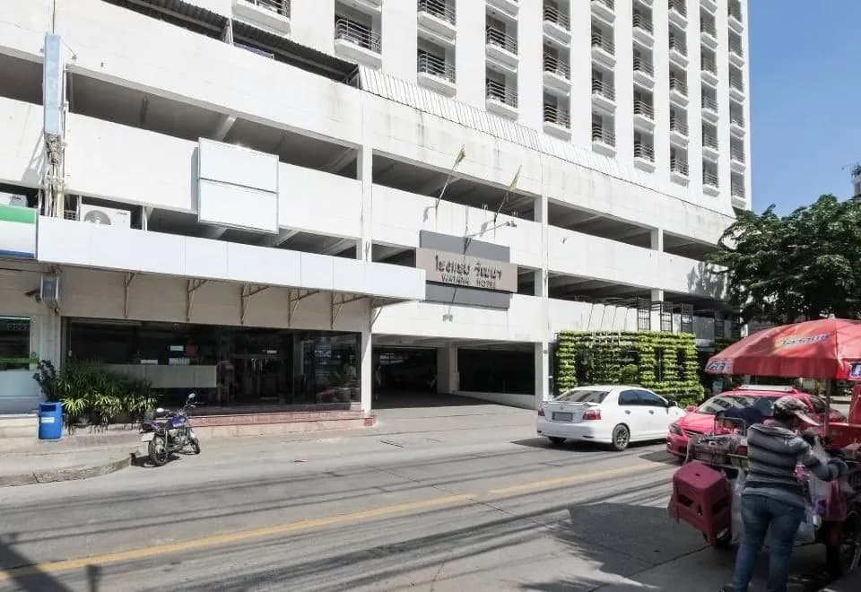 Watana Hotel