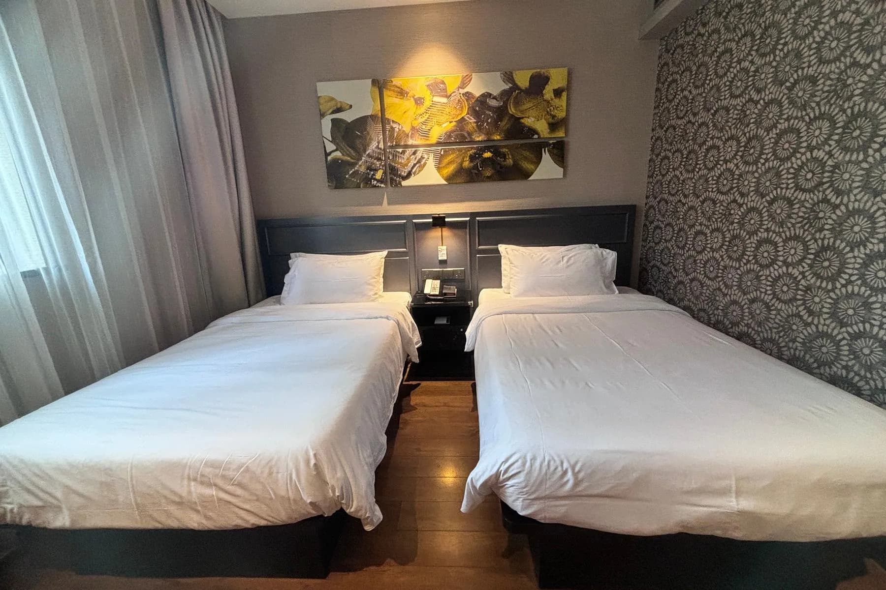 Yitel Premium (Shanghai Lujiazui Oriental Pearl)