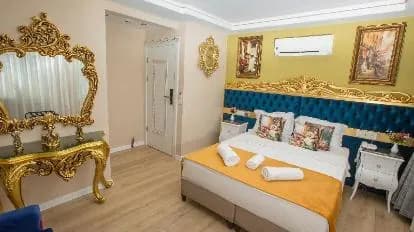 Atlantis Royal Hotel