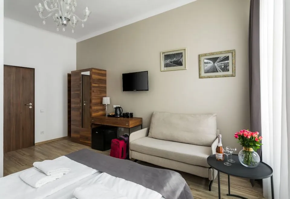 G12 Aparthotel
