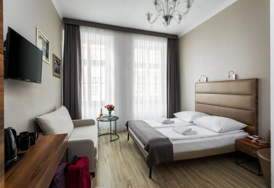 G12 Aparthotel