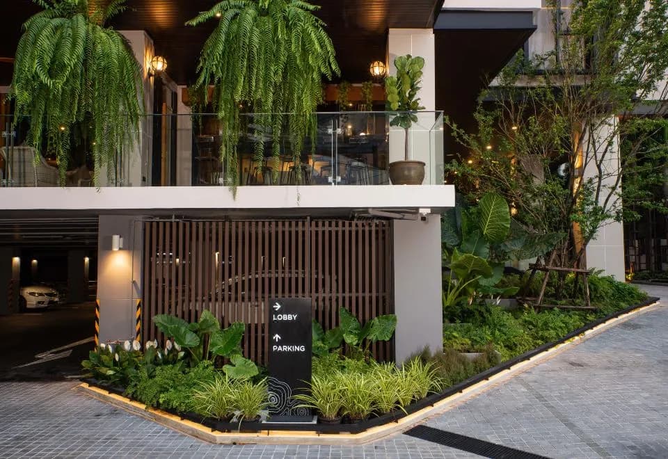 Gardina Asoke Hotel & Residence