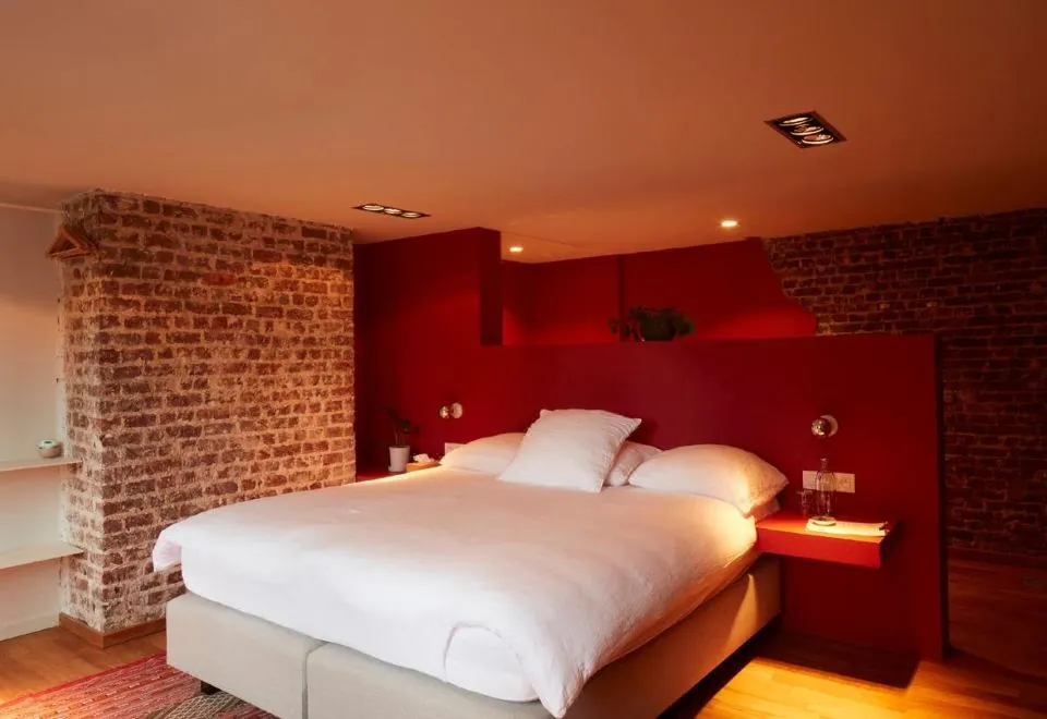 Chambre d'Amis by Alix