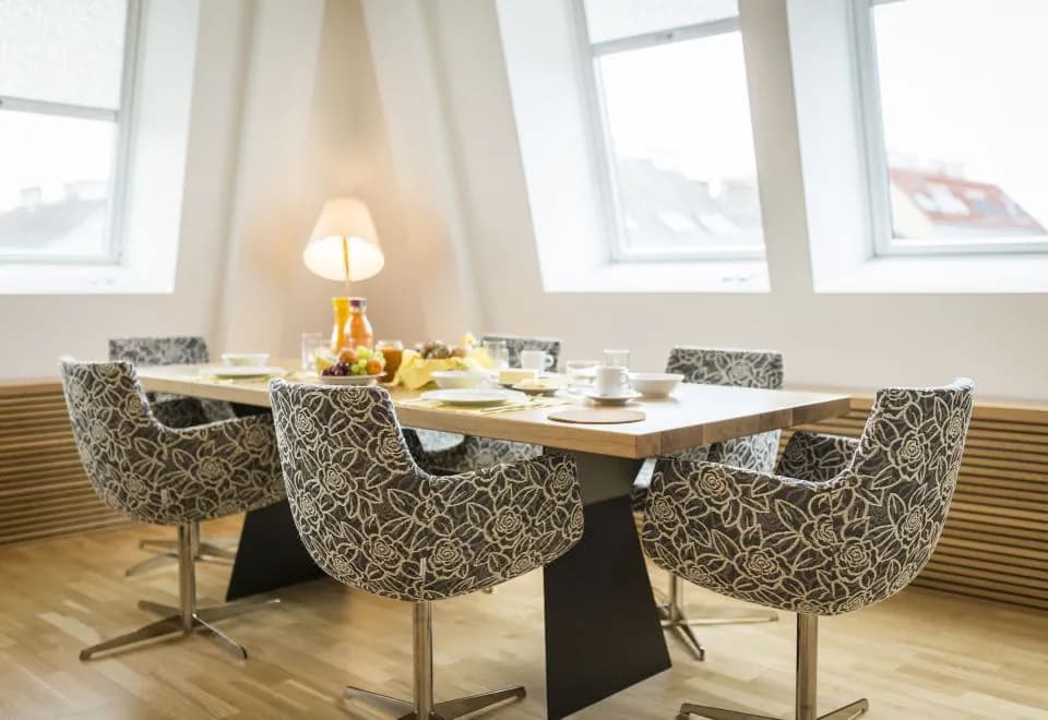 Vienna Grand Apartments City