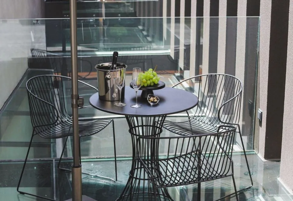 Nikiou Suites