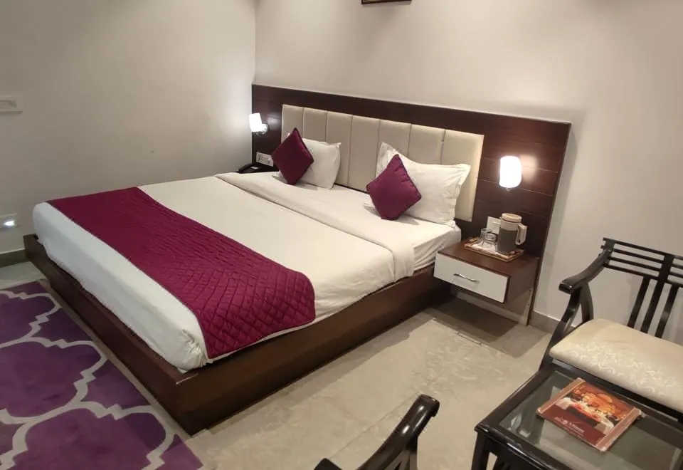 Hotel Taj Heights