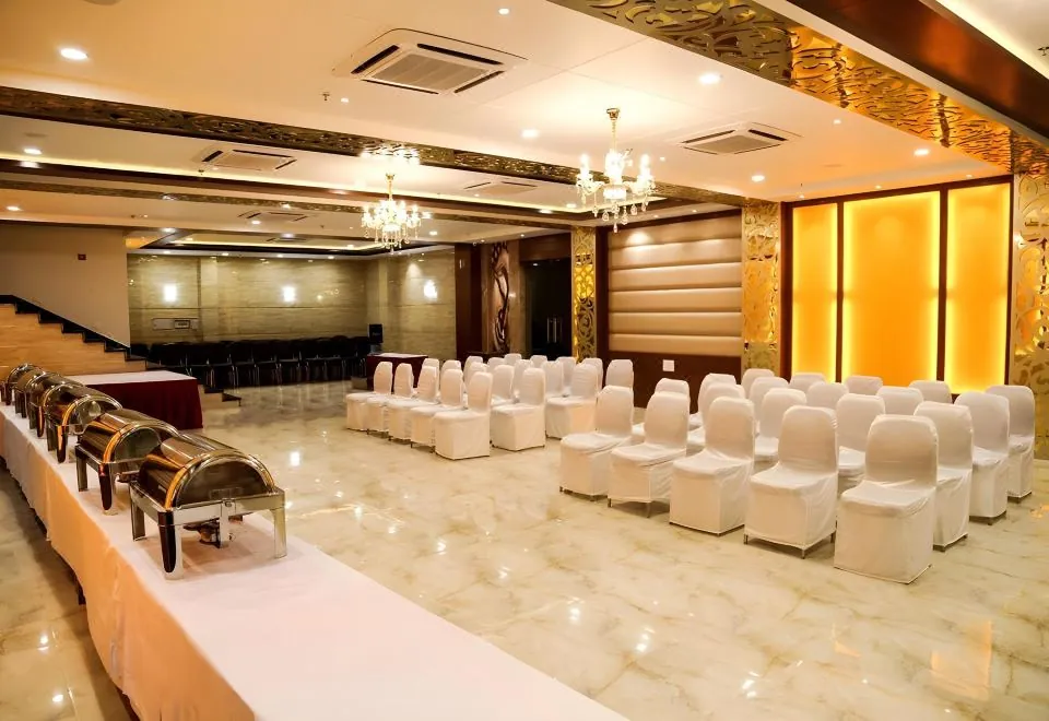 Hotel Taj Heights