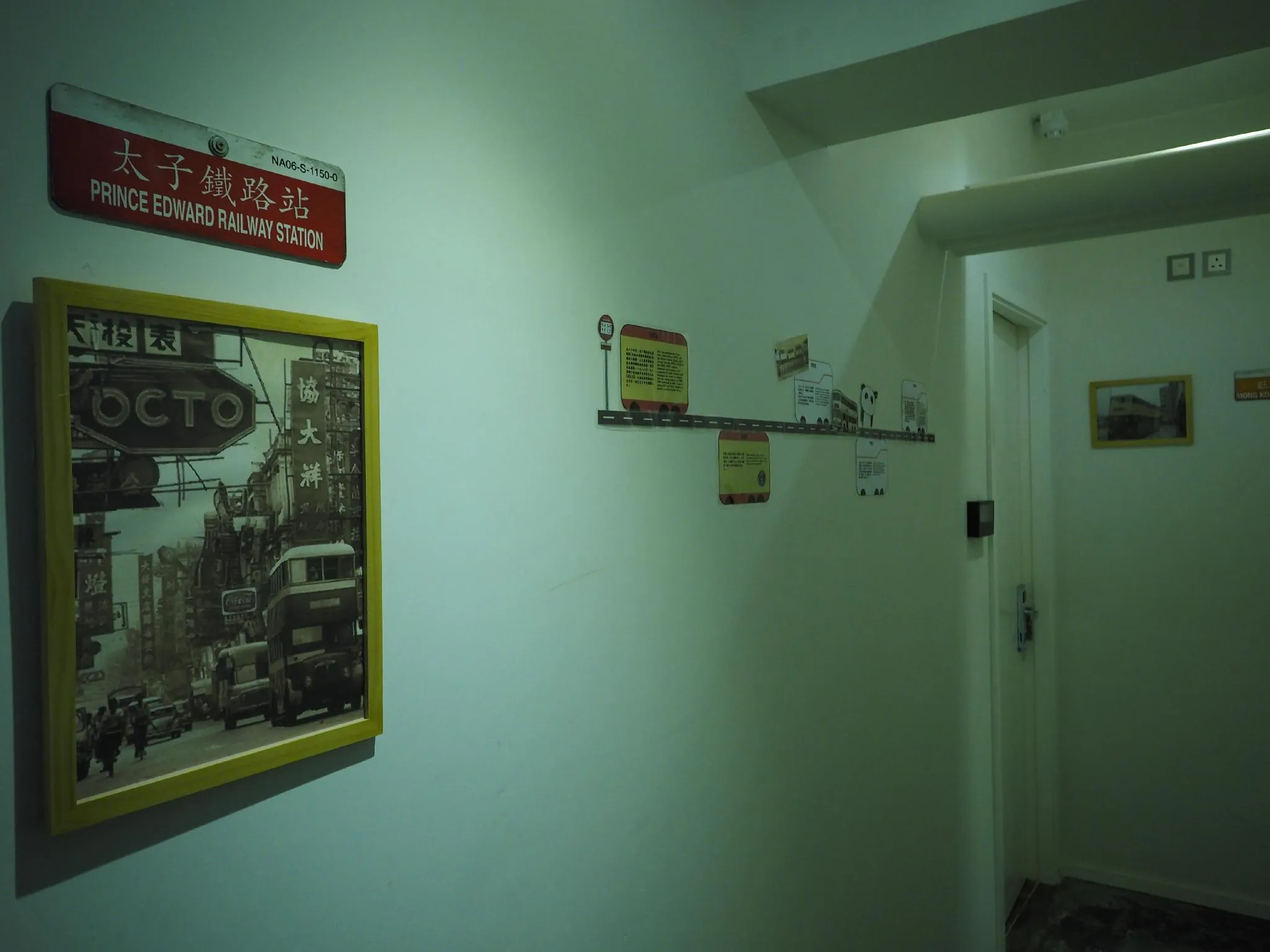 Pandas Hostel-Hot Dog Bus