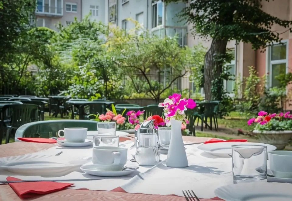 Garten- Und Kunsthotel Gabriel City
