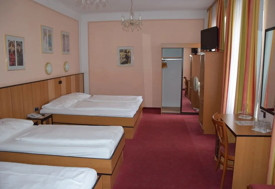 Garten- Und Kunsthotel Gabriel City