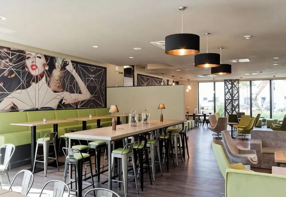 Super 8 by Wyndham Munich City North