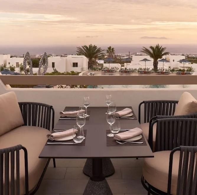 NOŪS Santorini