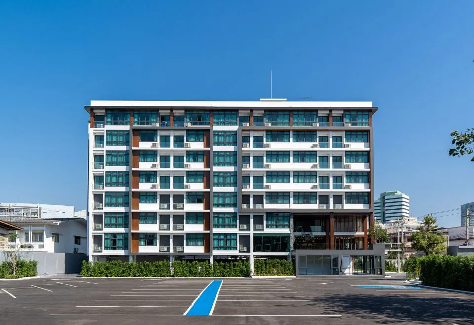Orion Hotel & Residence
