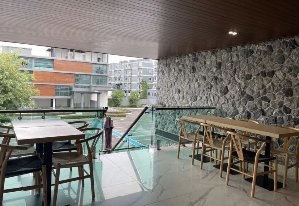 Orion Hotel & Residence