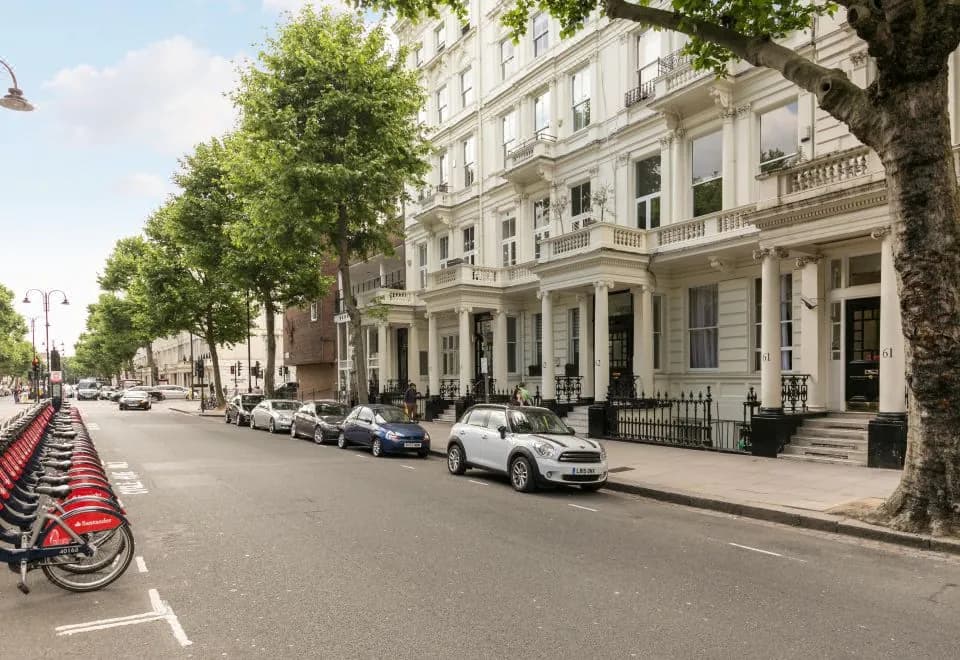 Urban Chic - Queens Gate