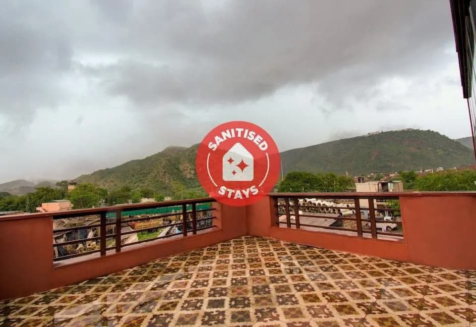 OYO 12849 Hotel Grand Akshay