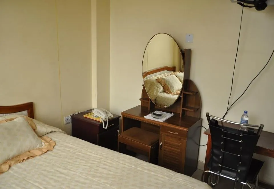 Rich Hotel