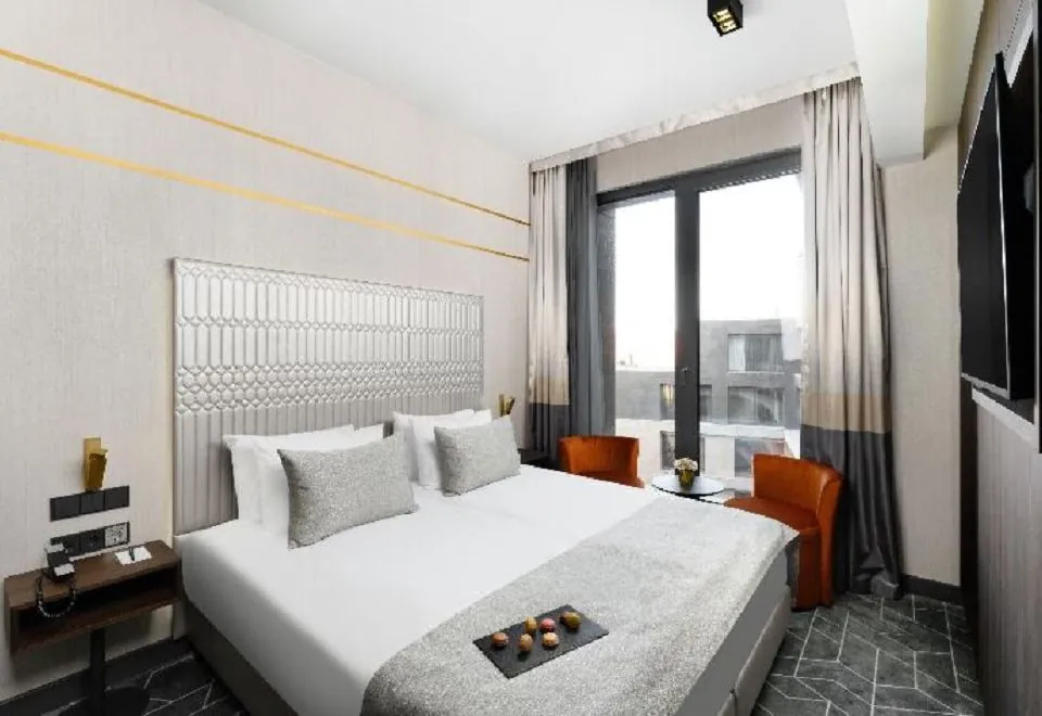 Emerald Hotel by Continental Group