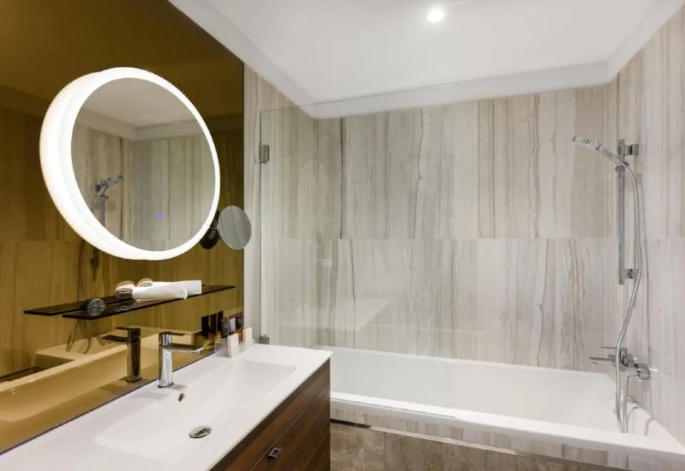 Emerald Hotel by Continental Group