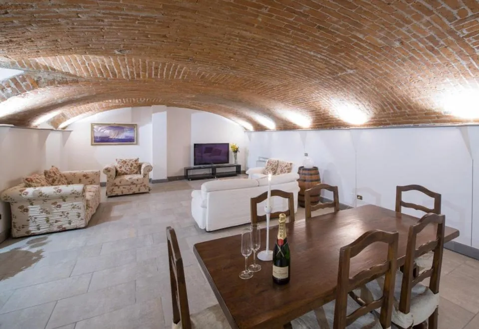 Suitelowcost Papiniano