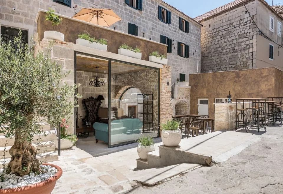 Heritage Palace Varos - Mag Quaint & Elegant Boutique Hotels