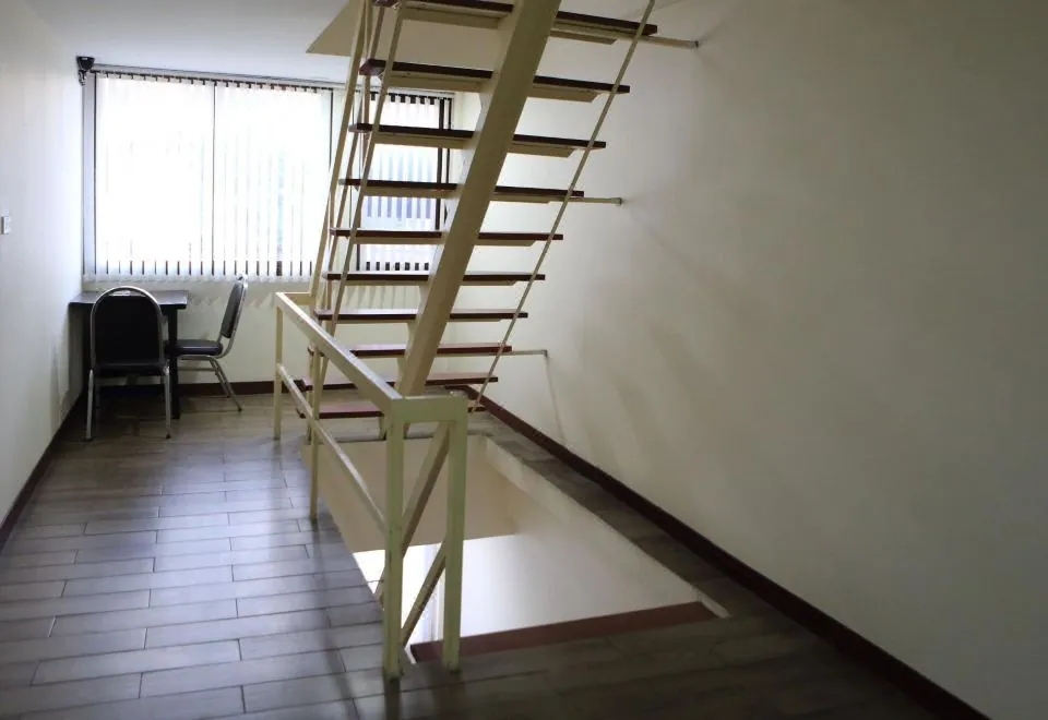 Zen Rooms Residency