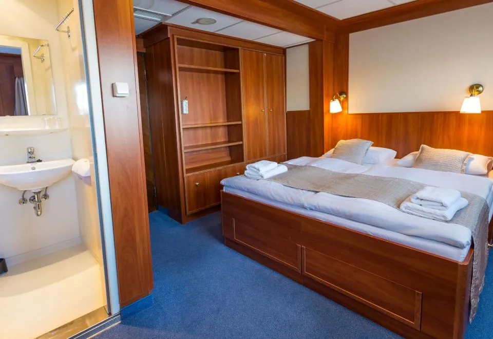 Grand Jules - Boat Hotel