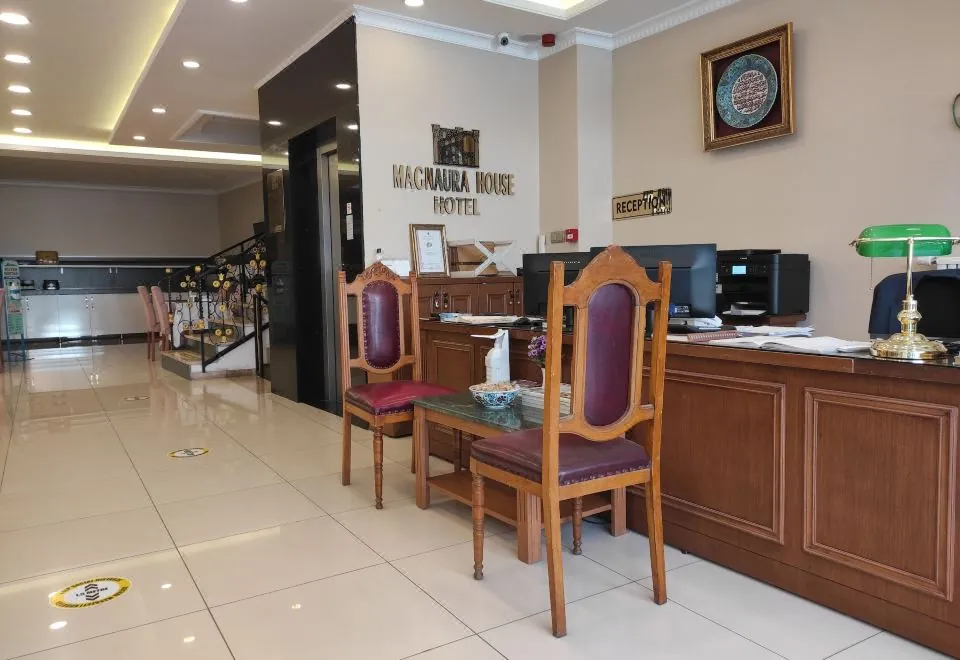 Magnaura House Hotel