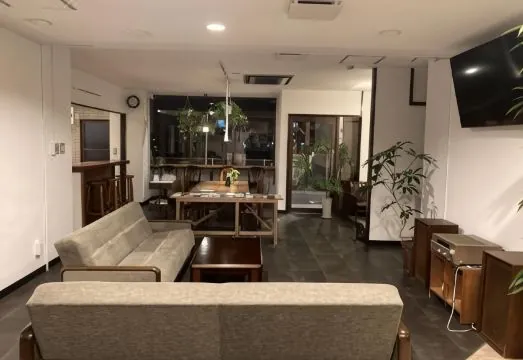 J-Hoppers Beppu Guesthouse