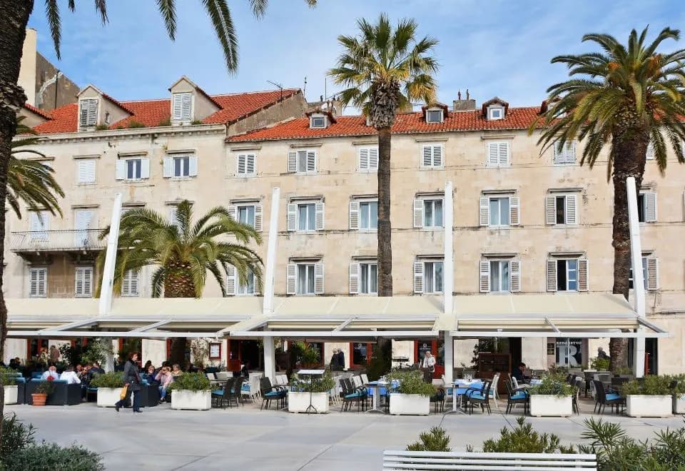 Hotel Adriana