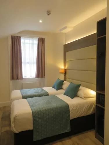 Glendale Hyde Park Hotel