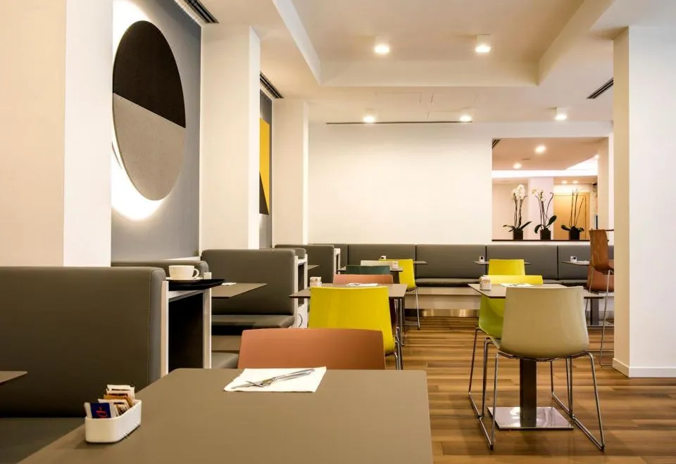 43 Station Hotel