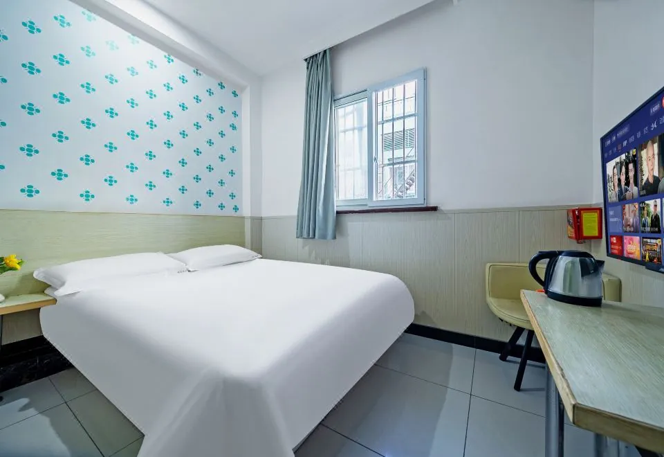 Yalan Hostel