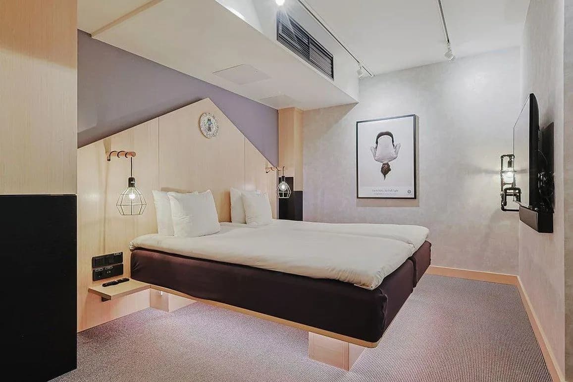 Hotel with Urban Deli