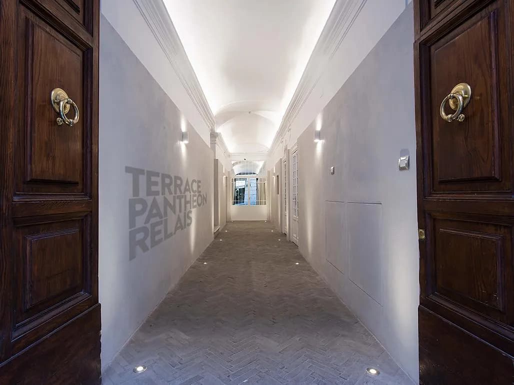 Terrace Pantheon Relais