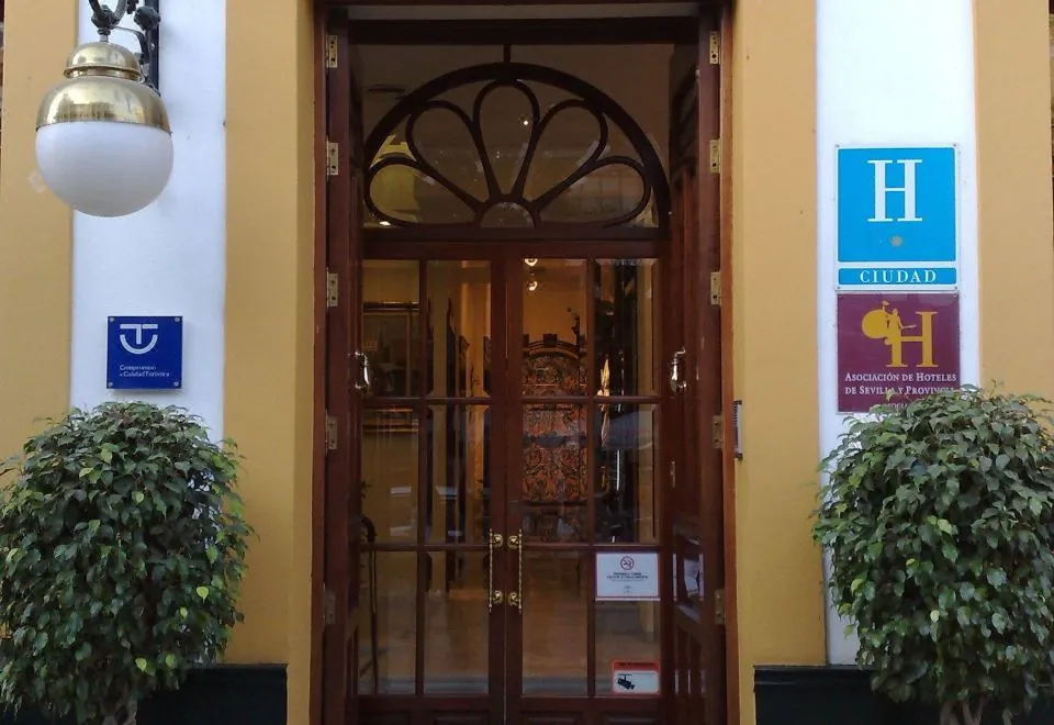 Basic Hotel Puerta de Sevilla
