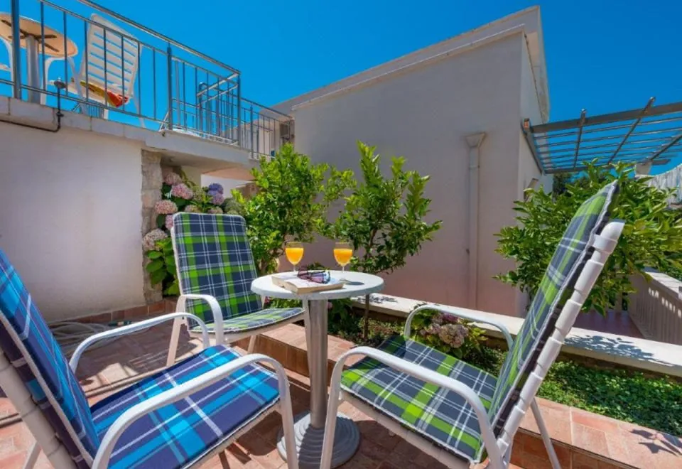 Villa Borna Apartments