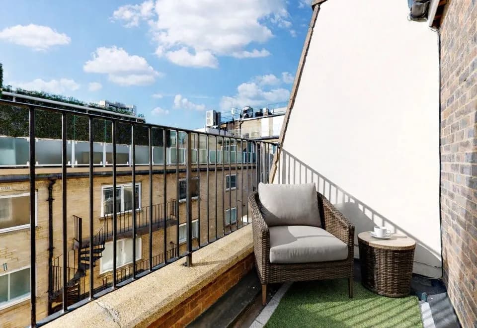 Park Lane Apartments/ Clarges St