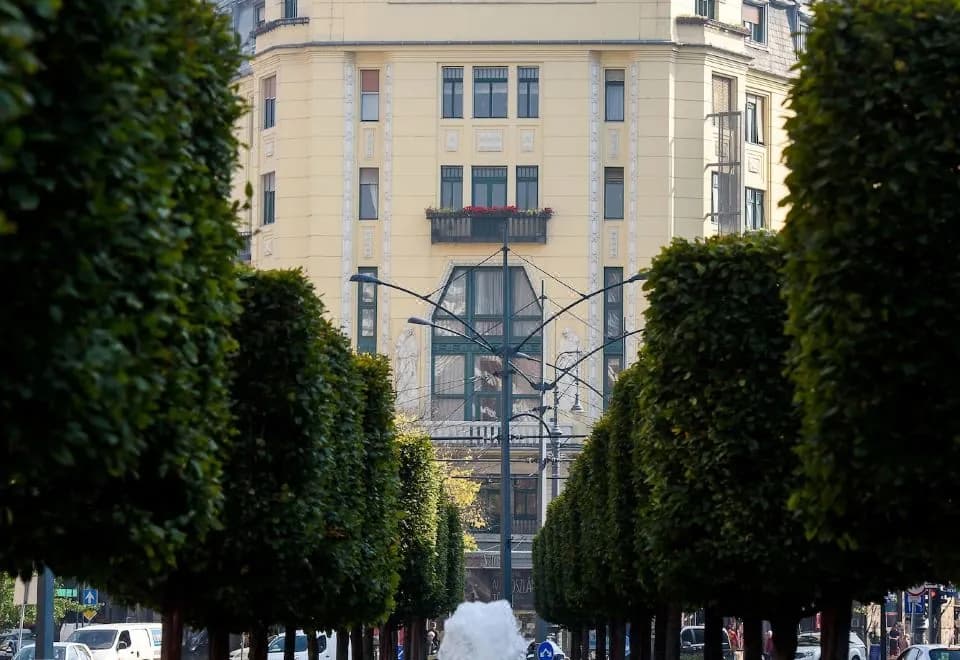 Karoly Corner Residences