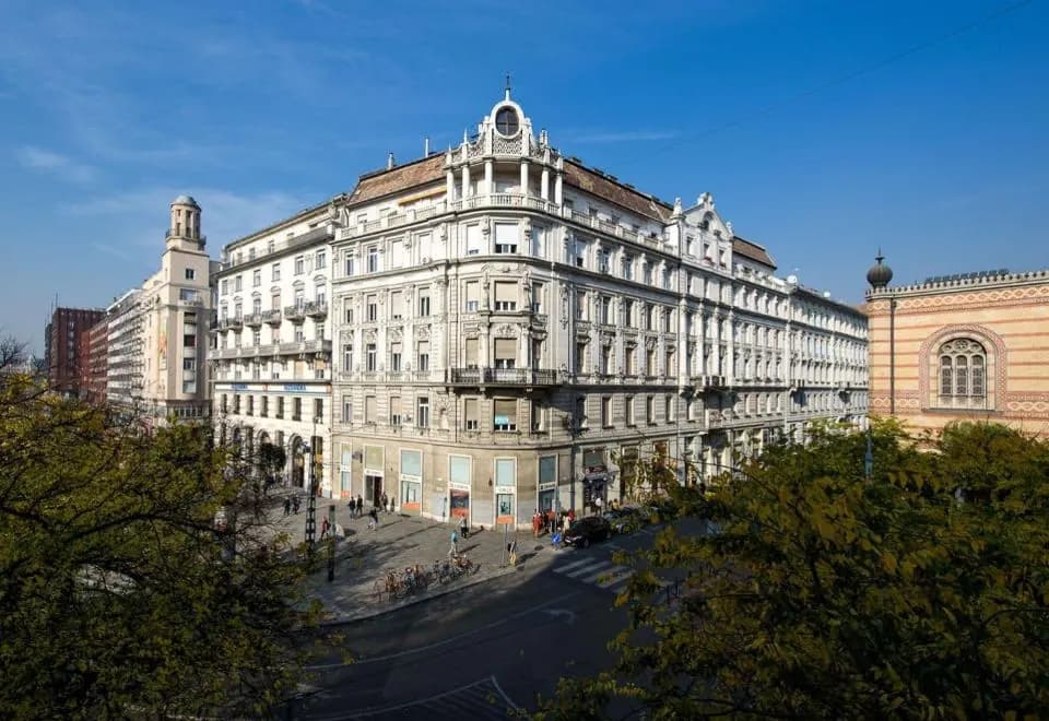 Karoly Corner Residences