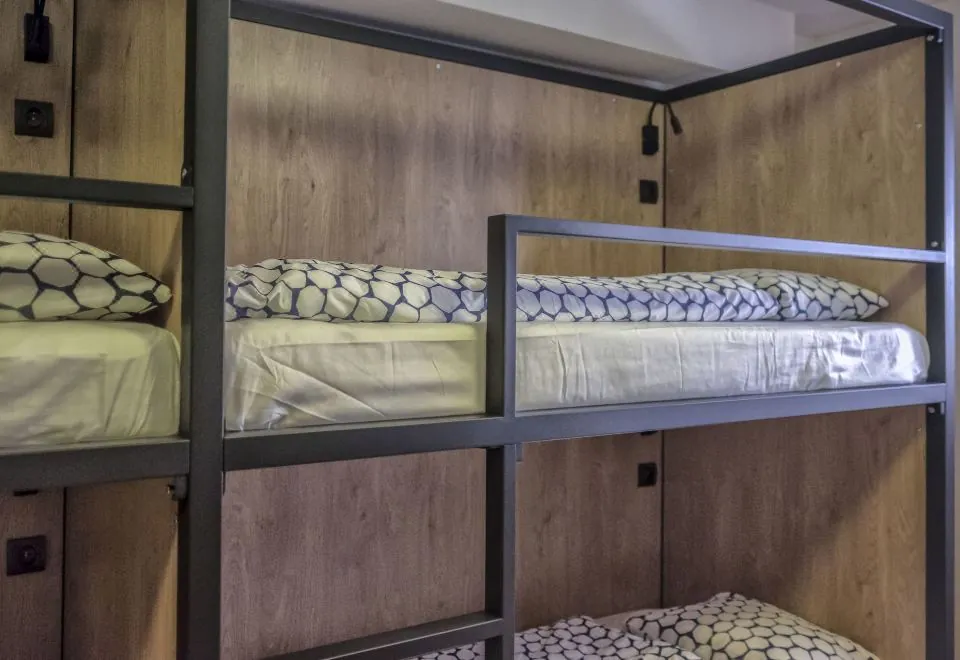 Hostel One Míru