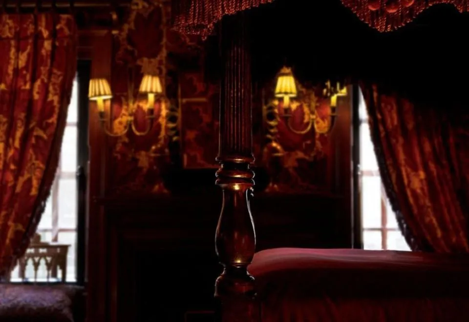 The Witchery by the Castle