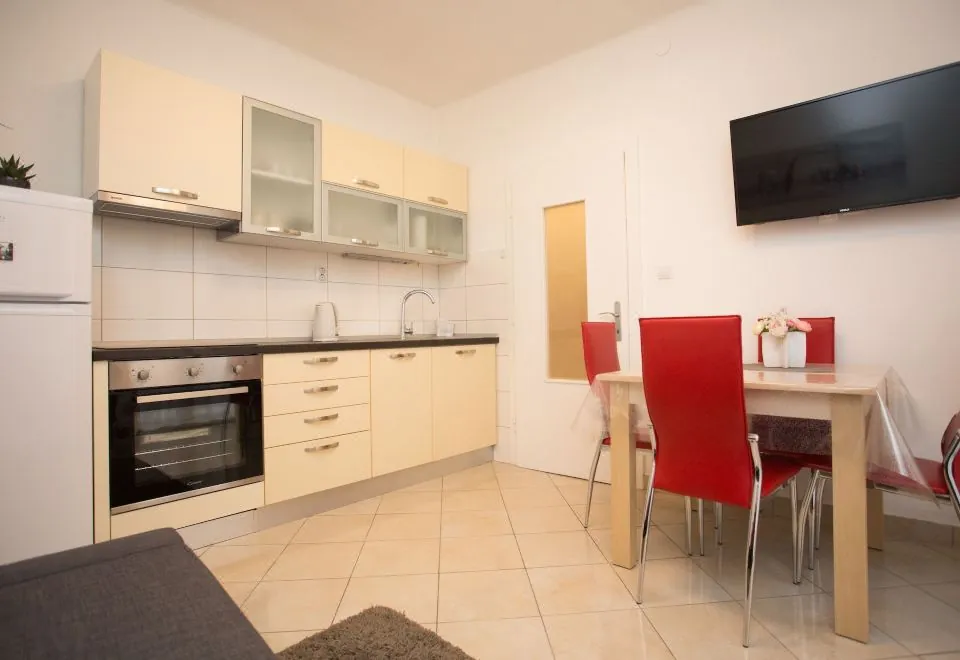 Split Center Beautiful Apartment