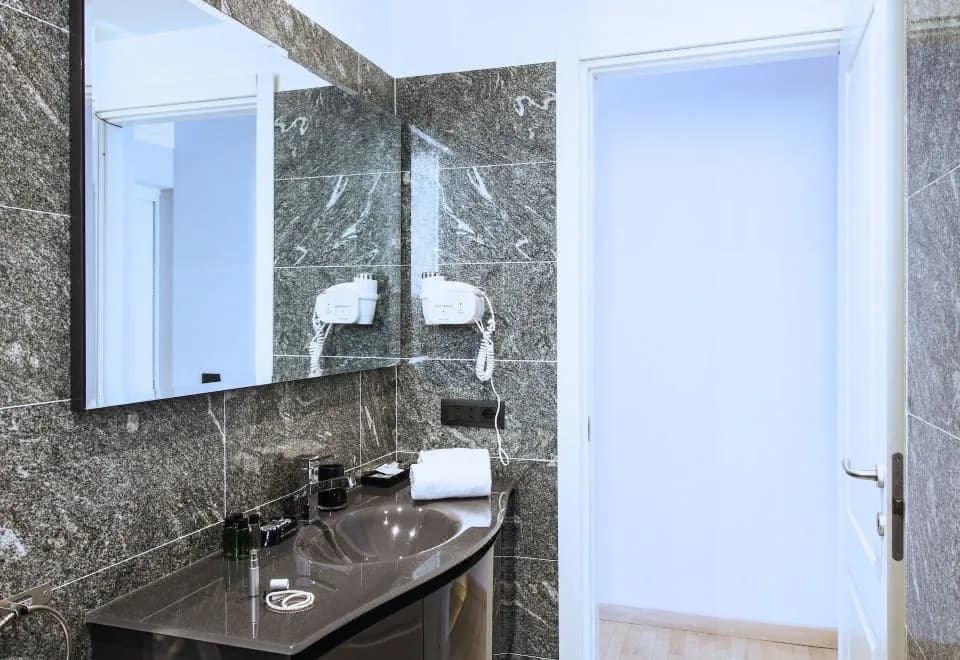 Aiello Rooms