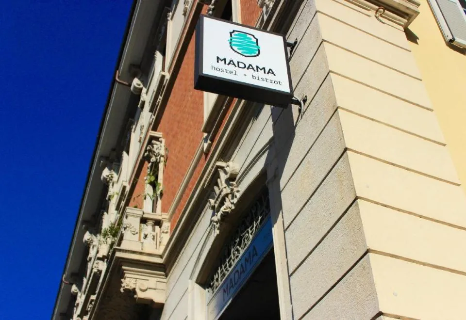 Madama Hostel & Bistrot